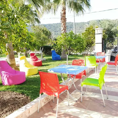 Garden Hotel *